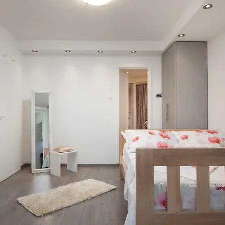 Lägenhet Apartman Sweet